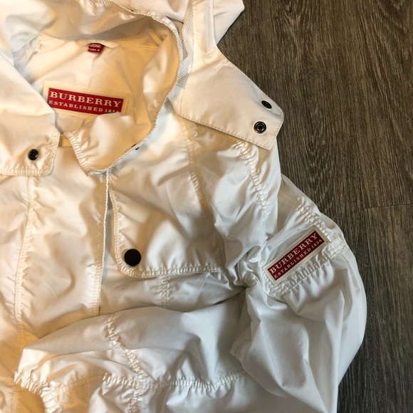 Burberry trench belted coat size 6 white lots of pockets zipper and snap closure - Picture 3 of 4